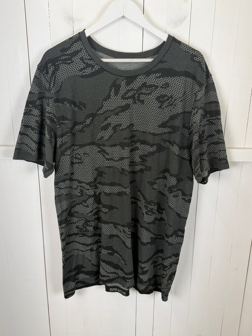 Lululemon Men’s XXL Black Gray Activewear T-Shirt
